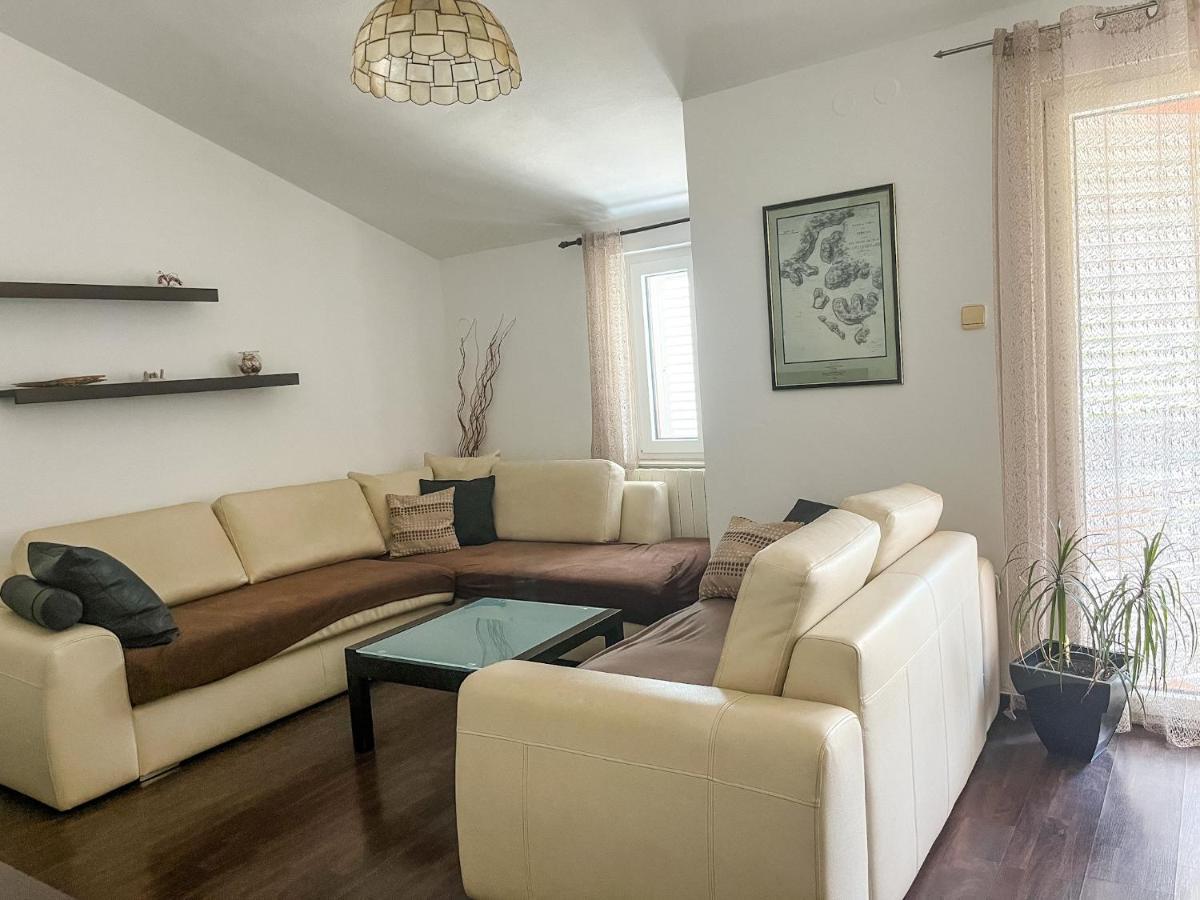 Apartment Lidija Banjole Eksteriør bilde